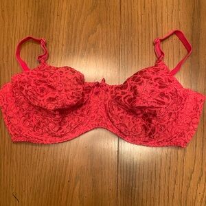 Playtex Red Lace Underwire Bra with Adjustable Straps